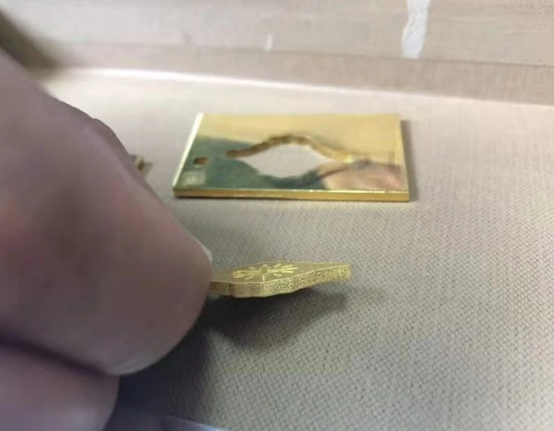 product-1-1 gold cutting